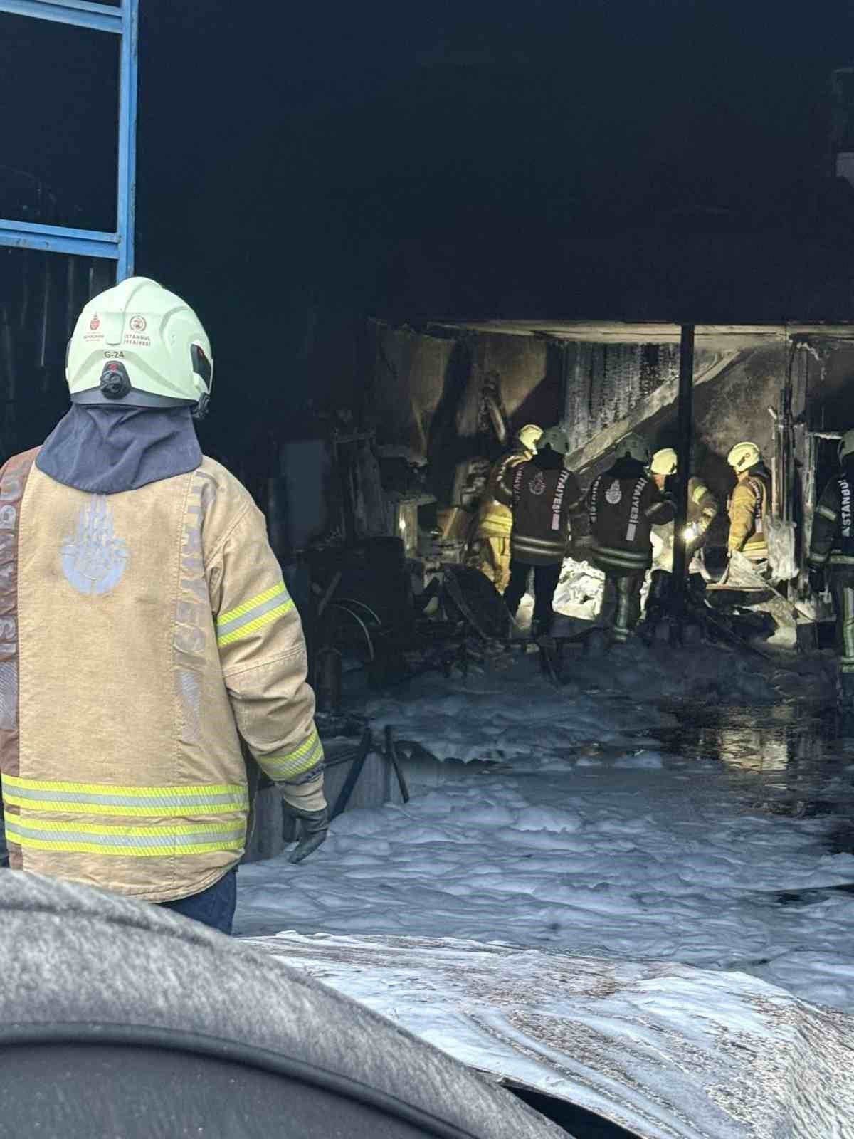 Silivri Sanayi Sitesi’nde yangın: Dikkatli çıraklar facianın önüne geçti