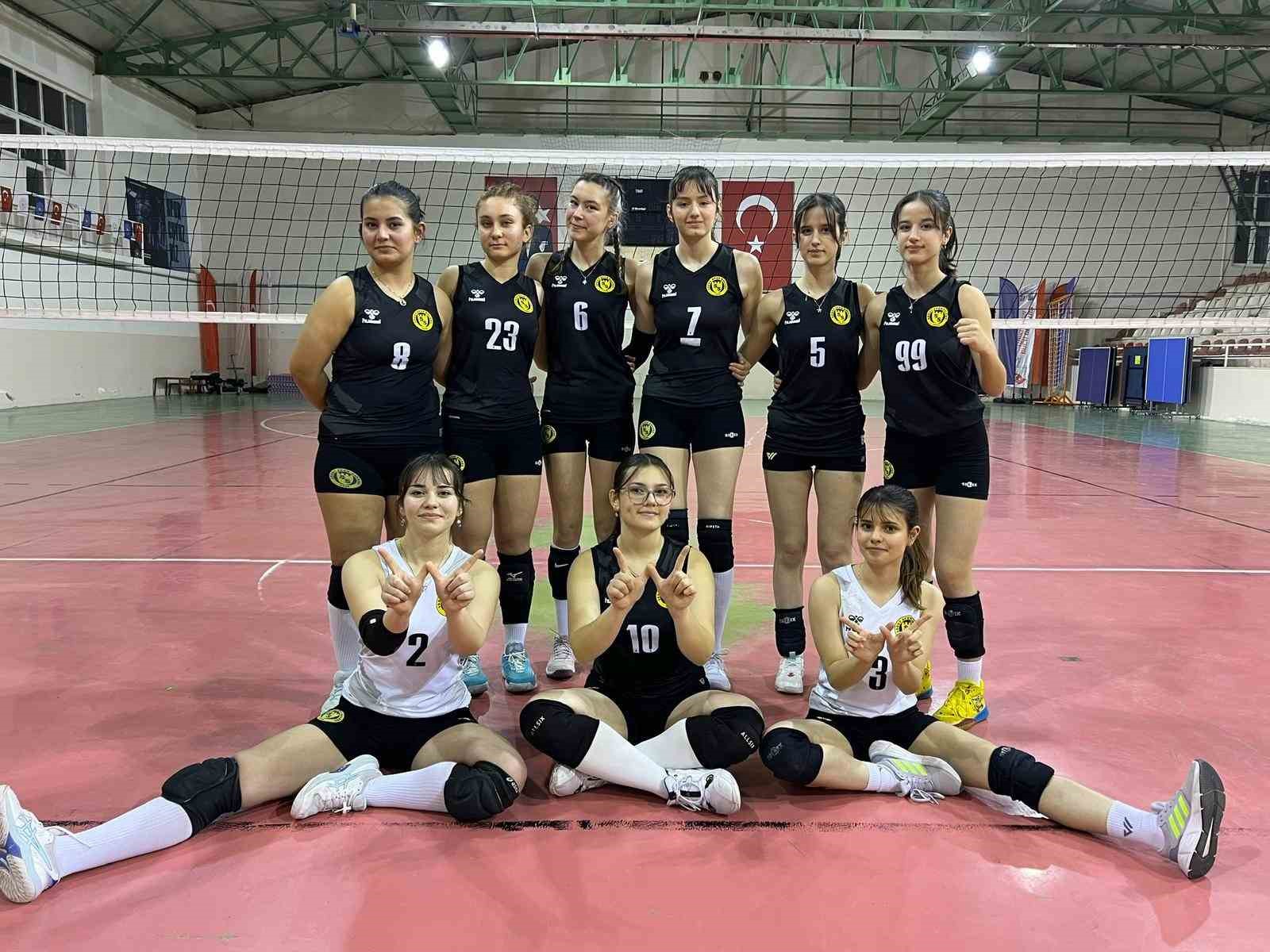 Söğütspor Kadın Voleybol Takımı Bölgesel Lig’de mücadele edecek