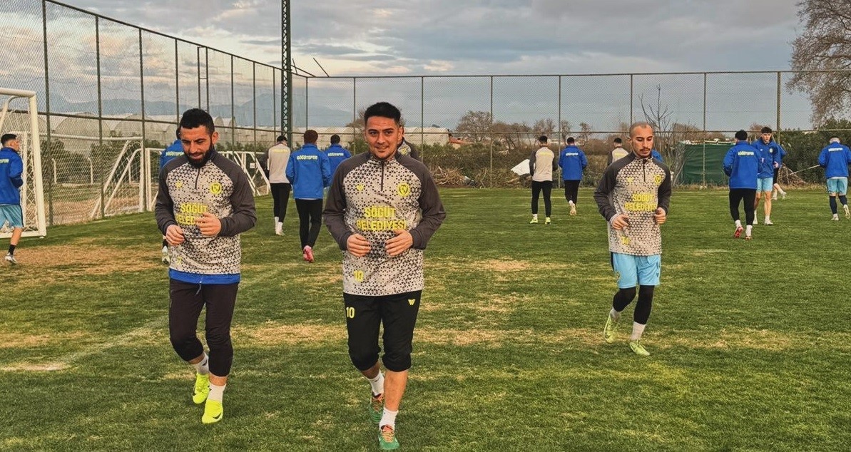 Söğütspor’un Antalya kampı başladı