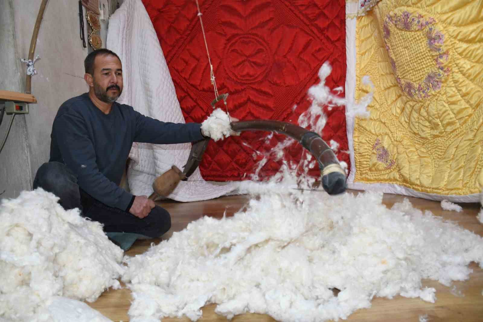 Son hallaçlar, teknolojiye direniyor