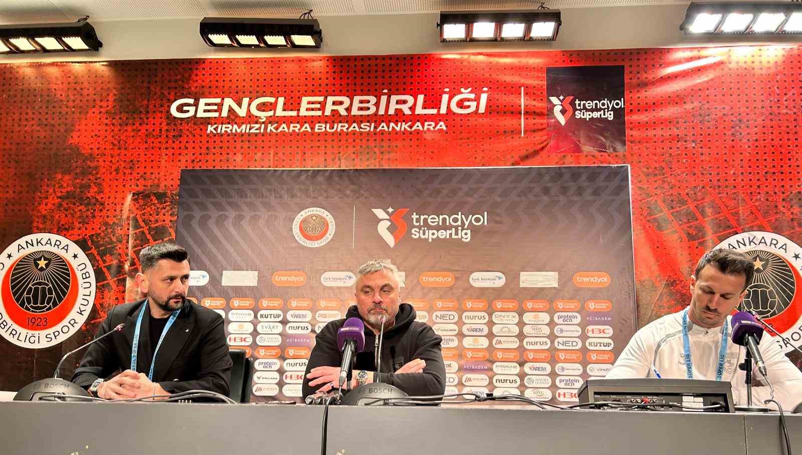 Thomas Reis: “Aynı şehirden bir hakemin, Süper Lig maçını yönetmesi anlaşılır bir şey değil”