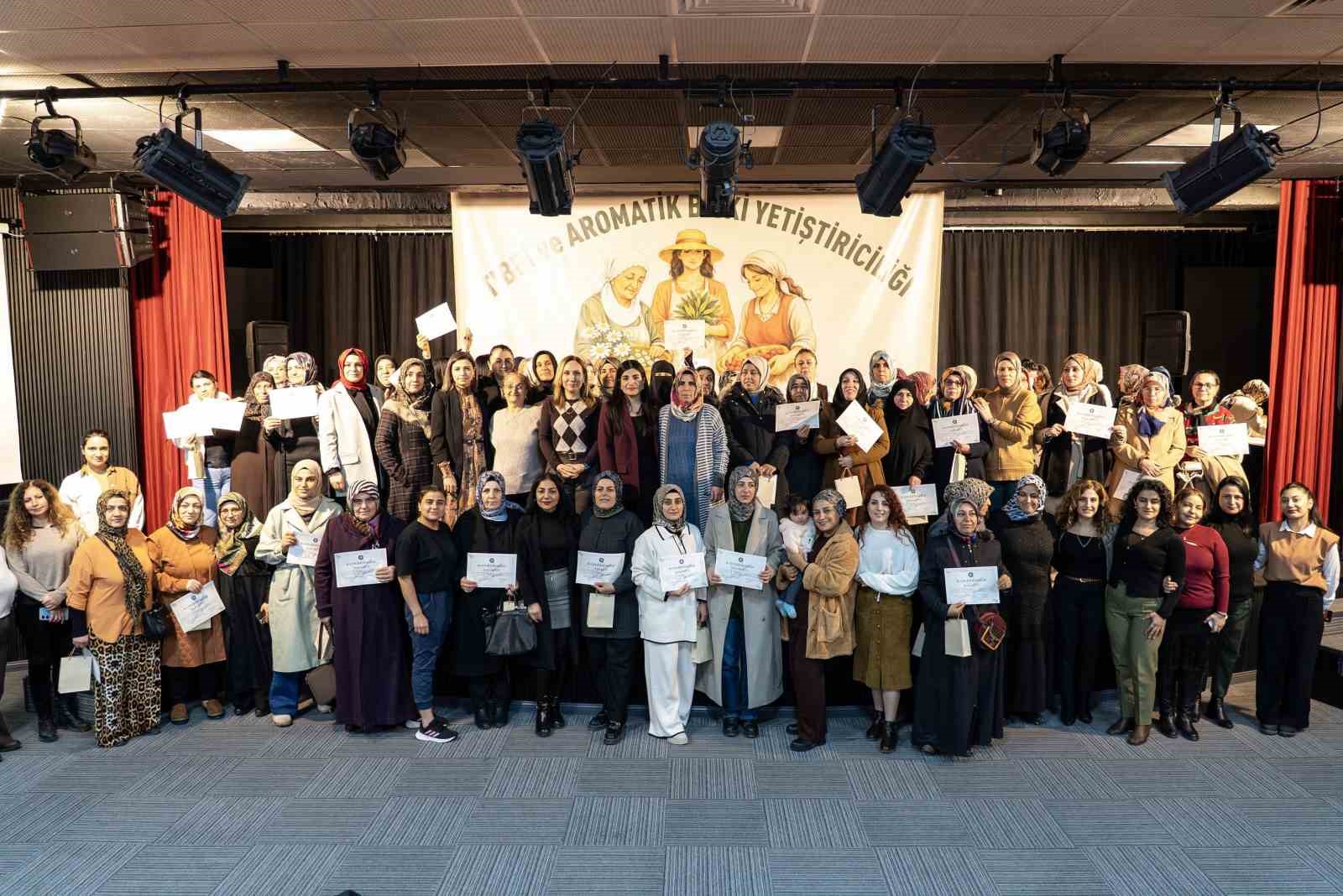 Tıbbi Aromatik Bitki Atölyesi kursiyerlerine sertifikaları verildi