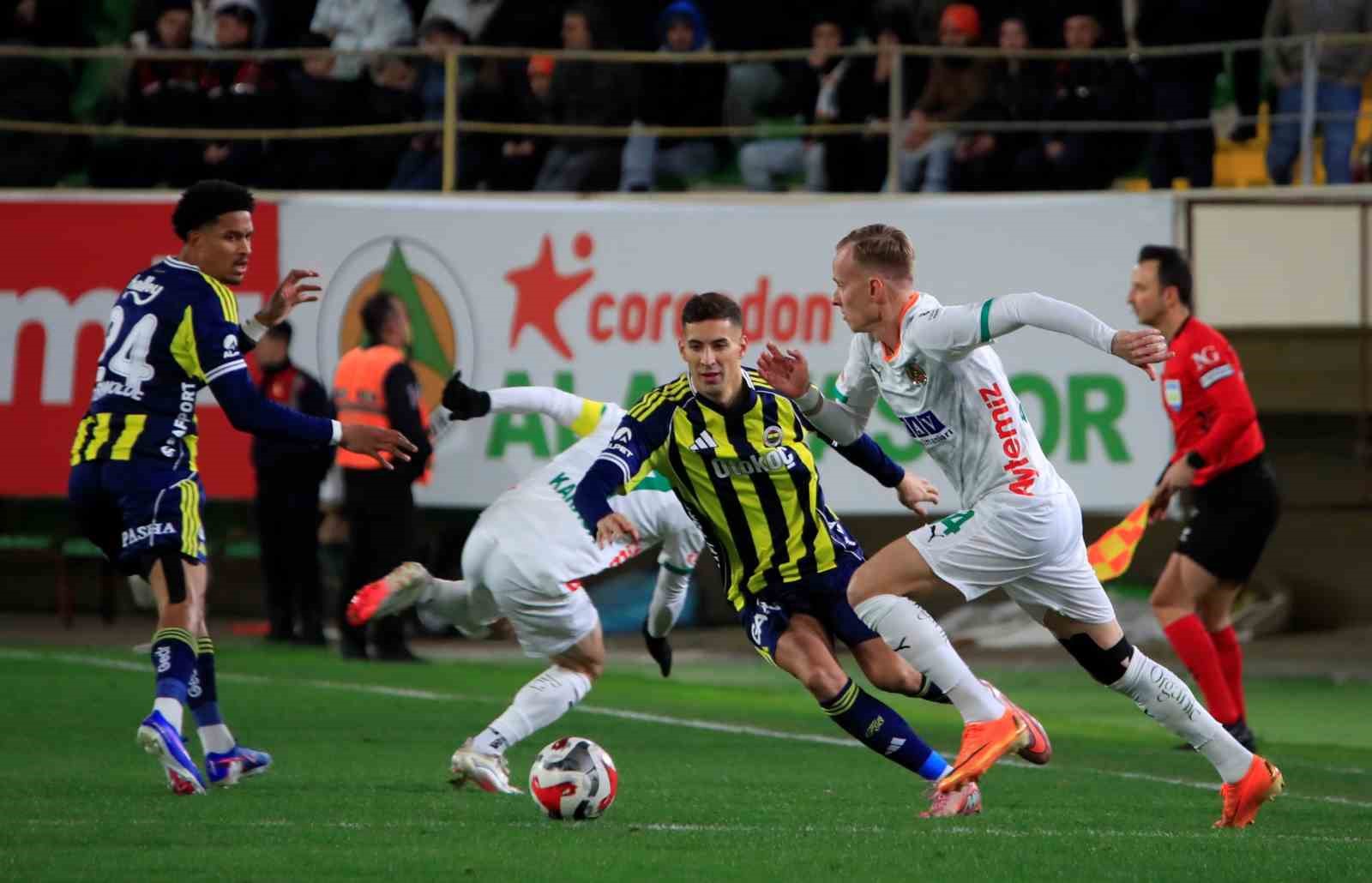 Trendyol Süper Lig: Corendon Alanyaspor: 2 – Fenerbahçe: 3 (Maç sonucu)