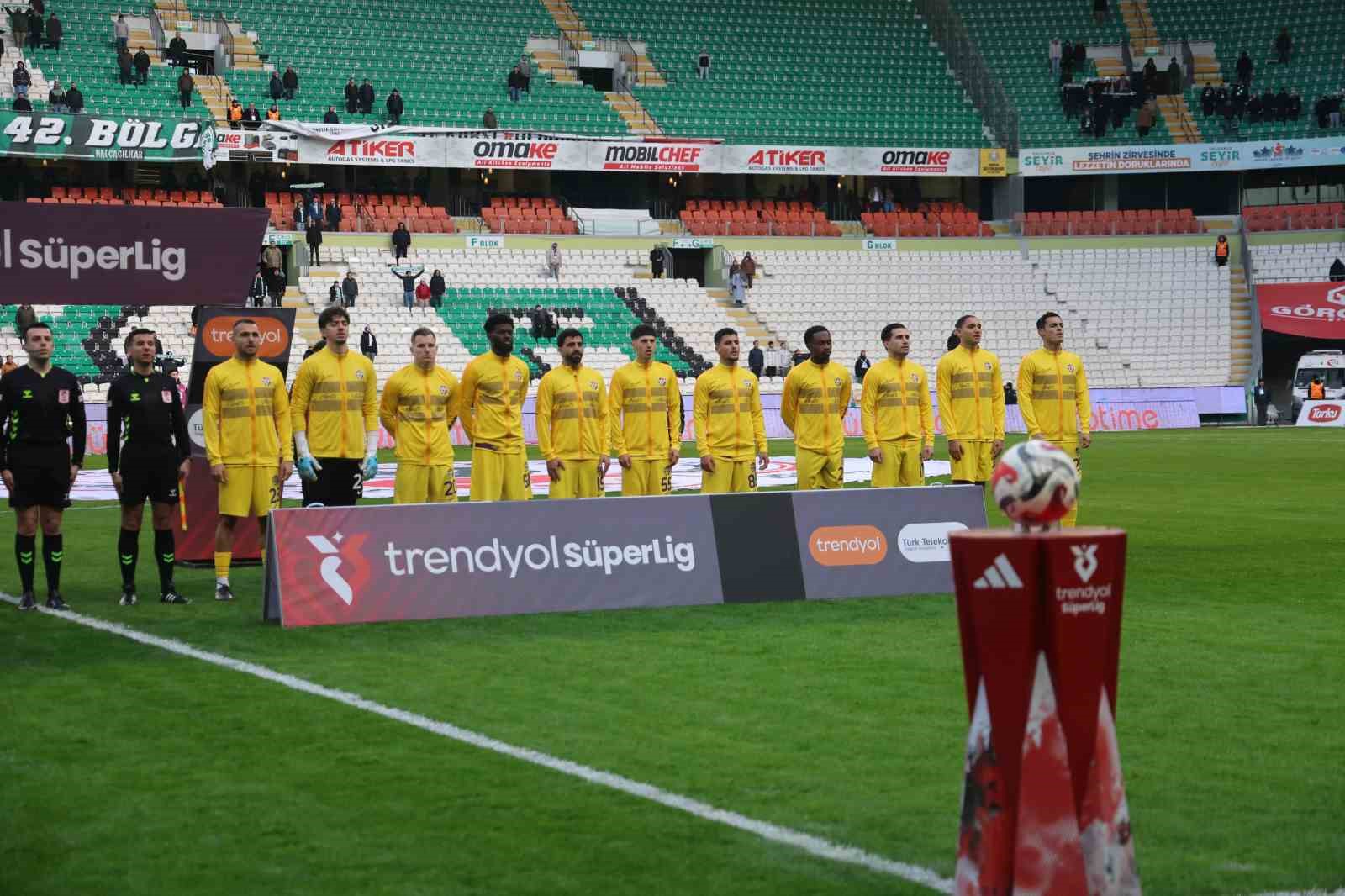 Trendyol Süper Lig: Konyaspor: 0 – Eyüpspor: 0 (İlk yarı)