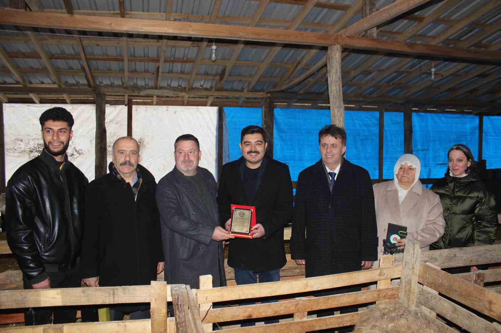 Türkeli’de örnek koyunculuğa başarı plaketi