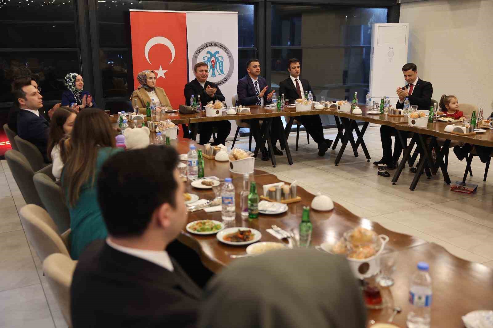 Vali Aydoğdu: “Erzincan’ımızın huzuru, güveni ve kalkınması için el birliğiyle çalışmaya devam edeceğiz”