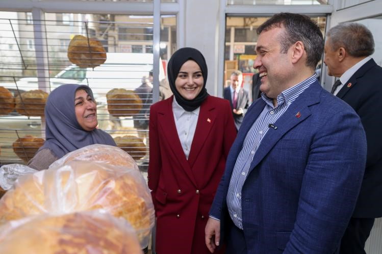 Vali Sözer Gölpazarı’nda esnaf ve vatandaşı dinledi