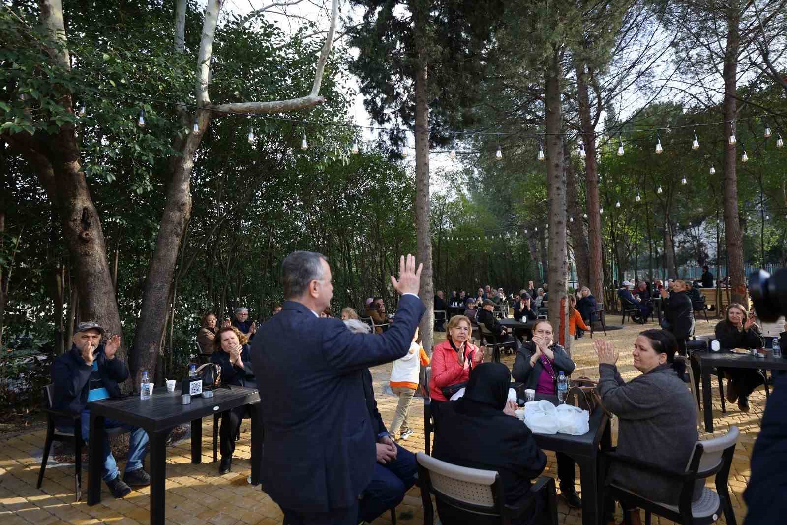 Yunusemre Emekli Kafe açılışının ilk gününde yoğun ilgi gördü